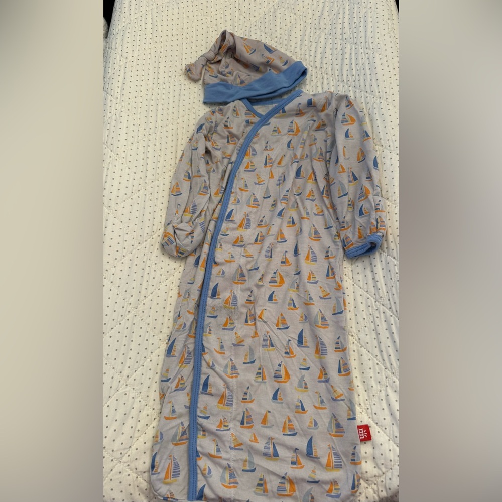 Magnetic me gown modal